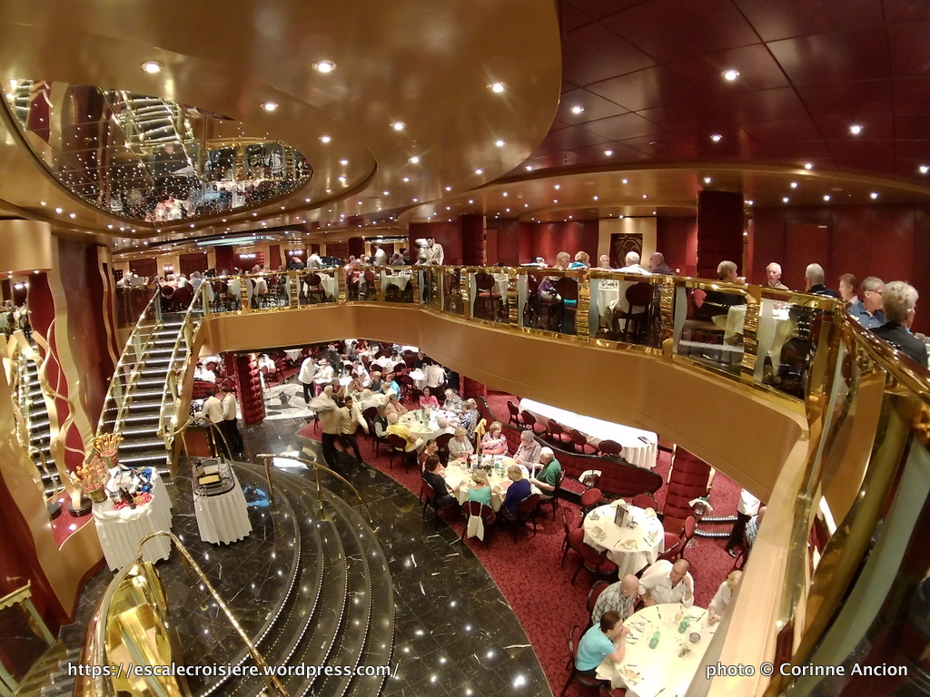 MSC Fantasia - Red Velvet restaurant