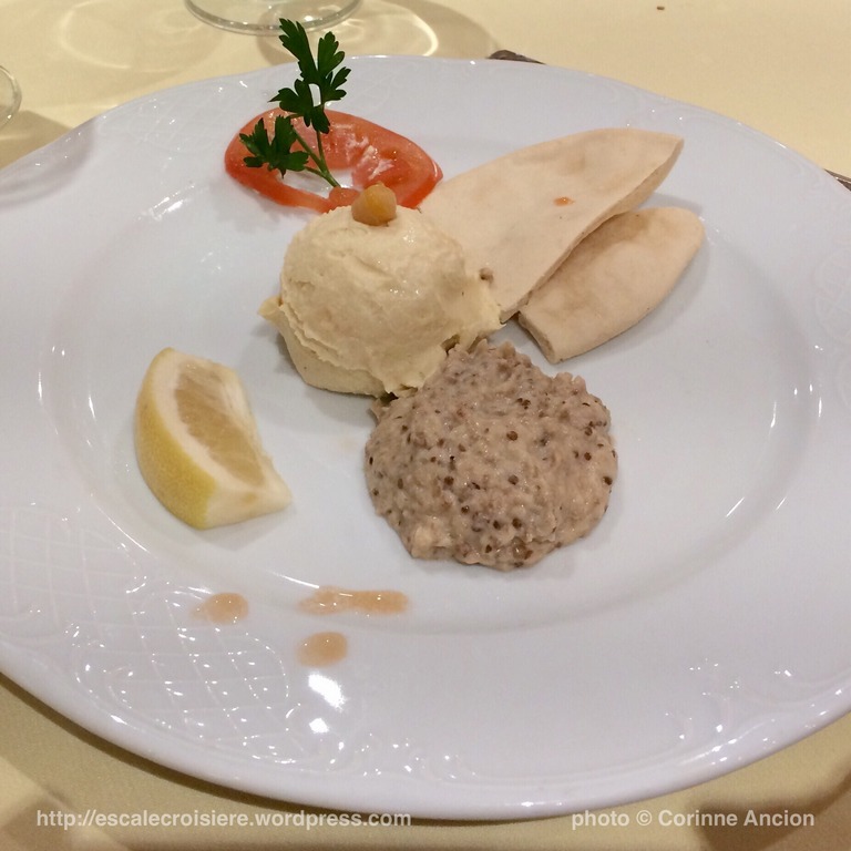 MSC Fantasia - restaurant - Houmous et Baba ganoush