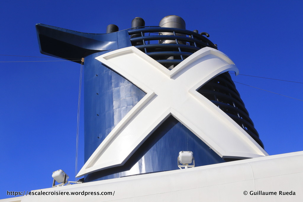 Celebrity Equinox - Cheminée
