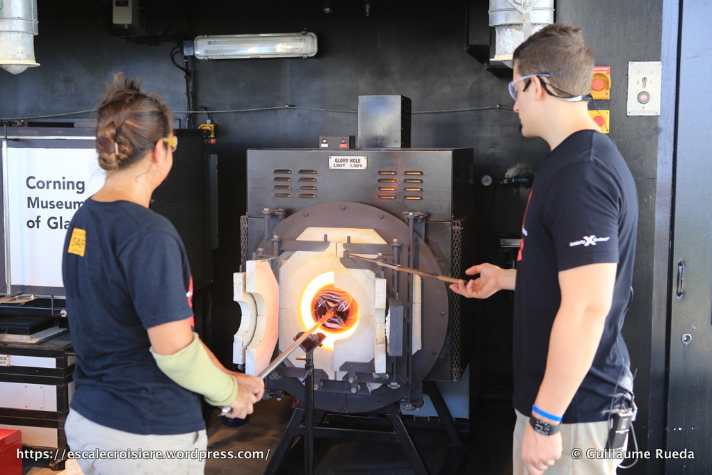 Celebrity Equinox - Pelouse The Lawn Club - Souffleur de verre - The Glass show