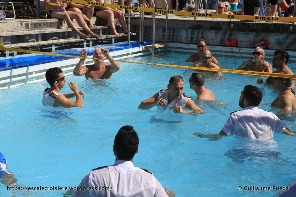 Celebrity Equinox - Piscine extérieure
