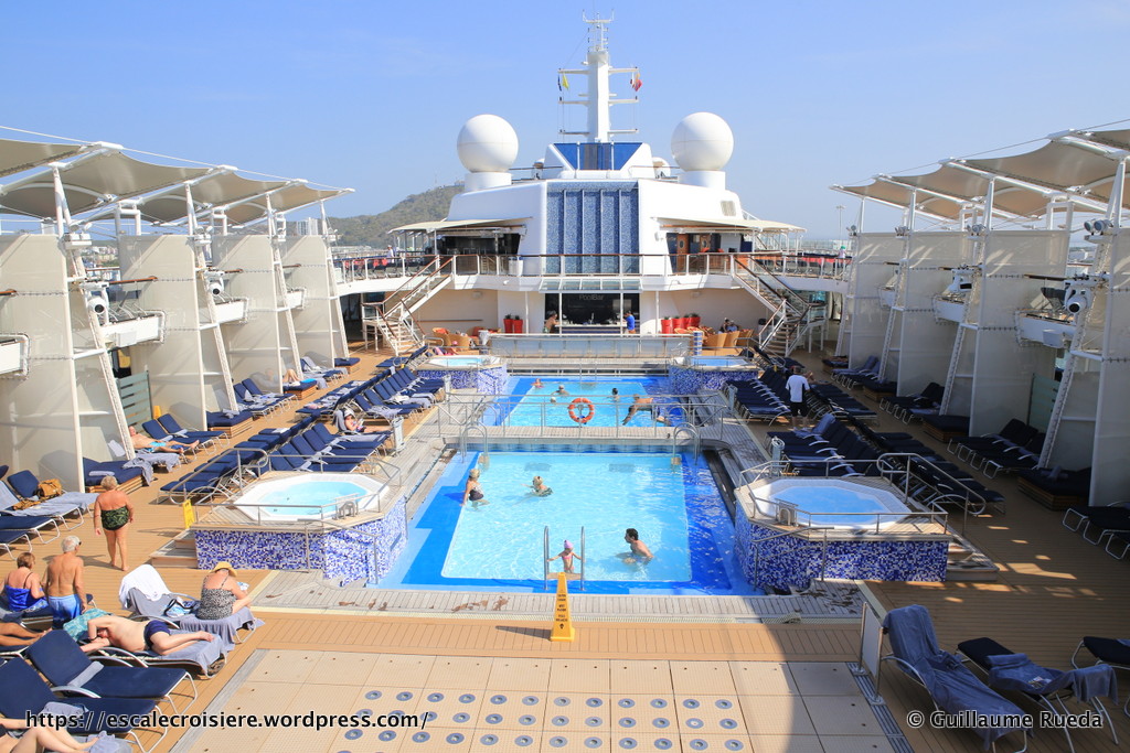 Celebrity Equinox - Piscine extérieure
