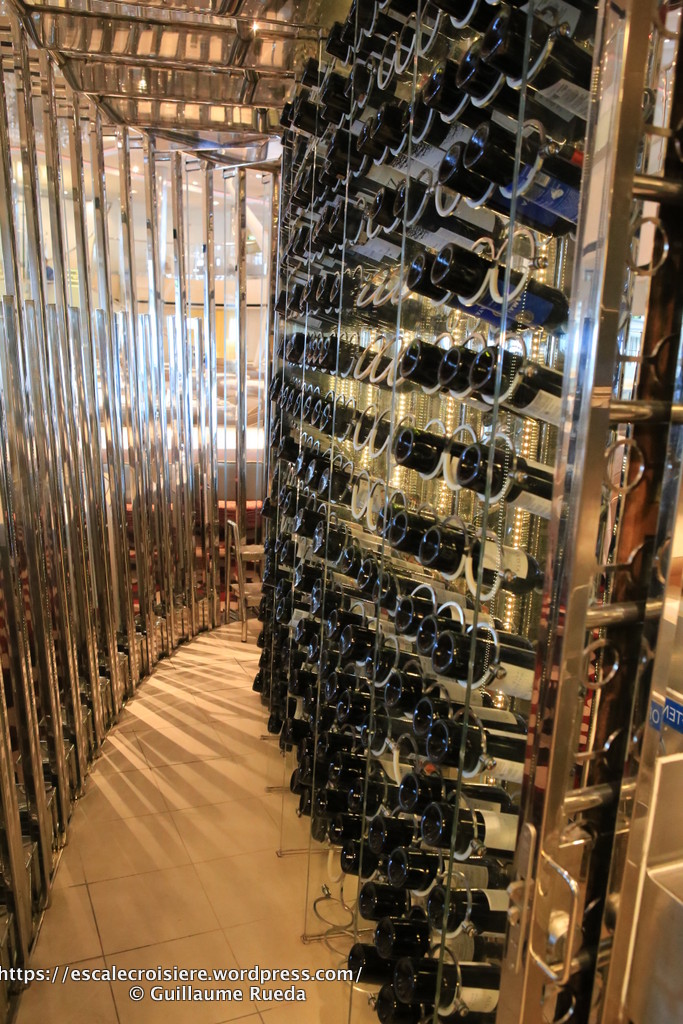 Celebrity Equinox - Restaurant Silhouette