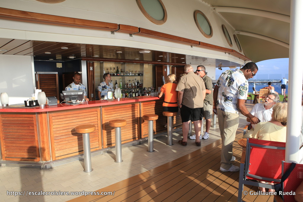 Celebrity Equinox - Sunset bar