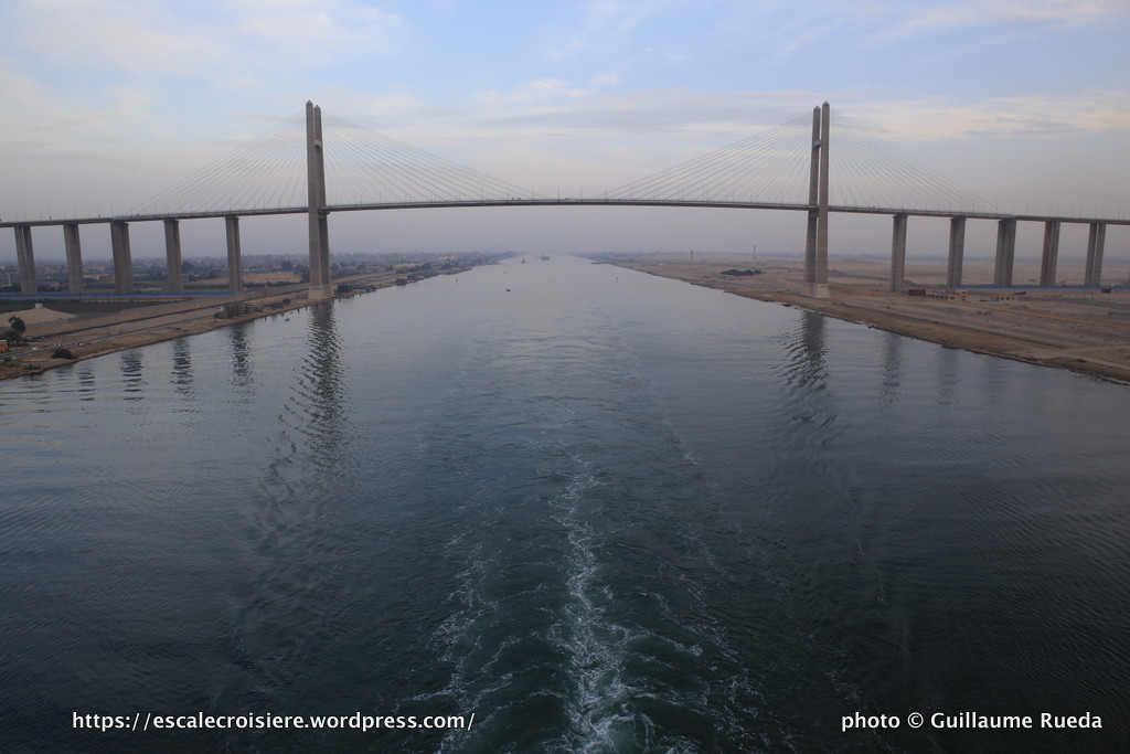 Traversée du Canal de Suez - pont de l'amitié