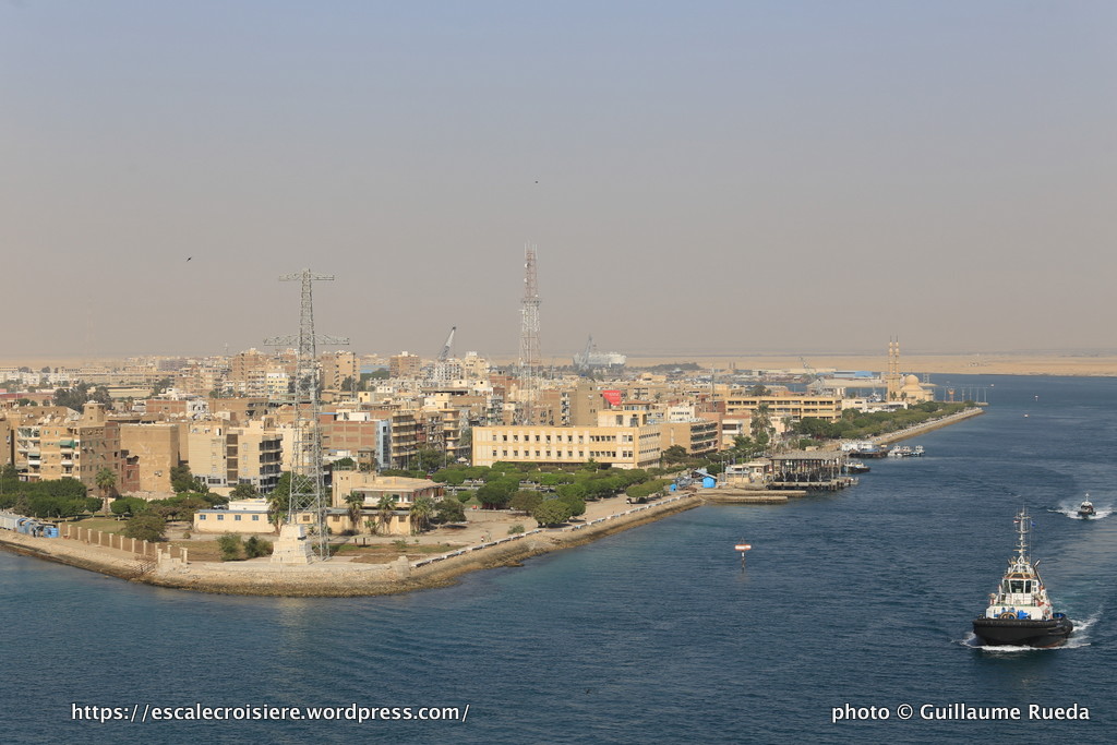 Traversée du Canal de Suez - Ville de Suez