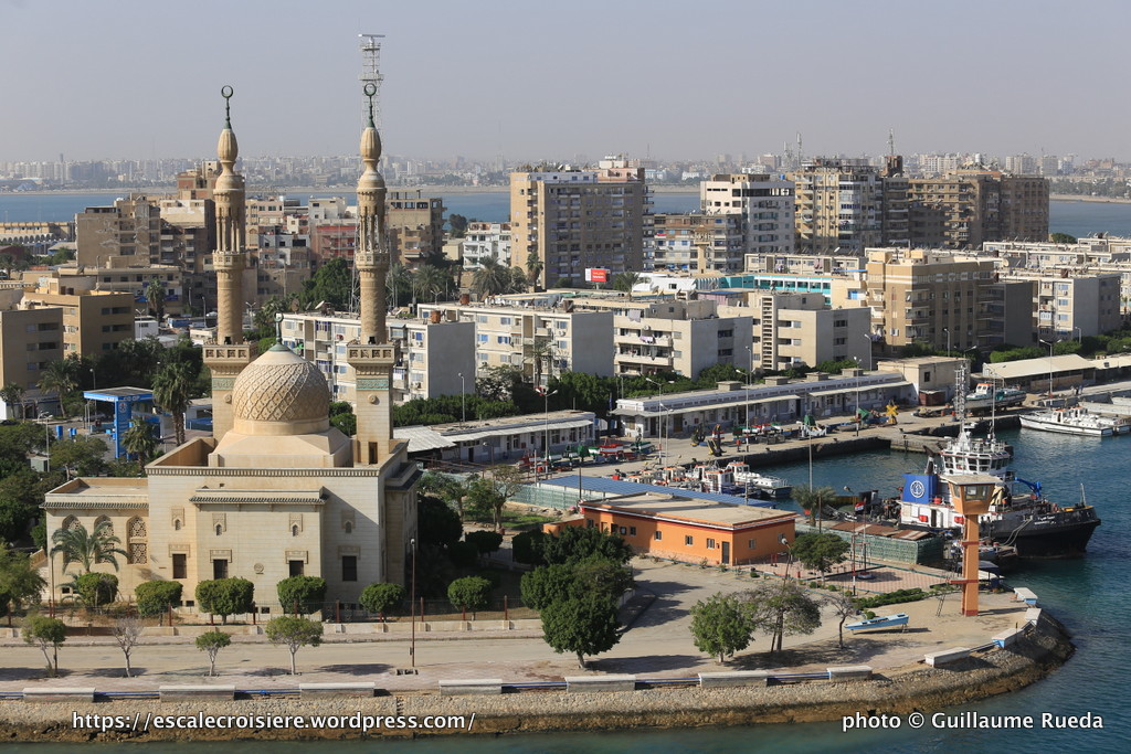 Traversée du Canal de Suez - Ville de Suez