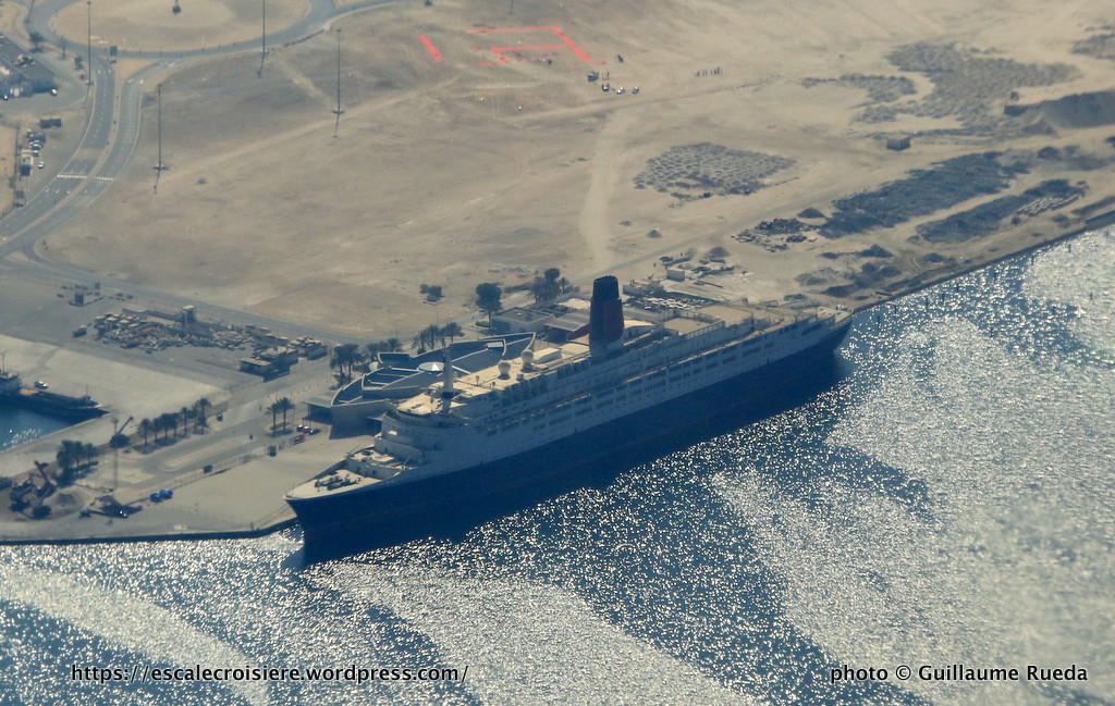 Queen Elizabeth 2 Aerial view - Dubaï