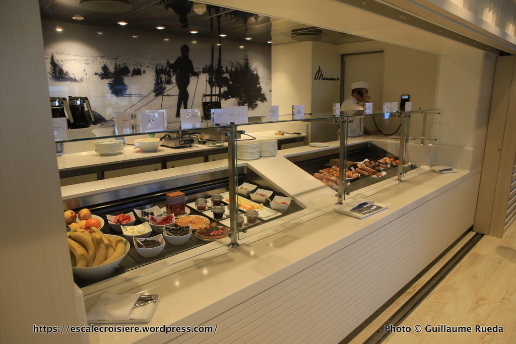 Viking Sky Explorers' Lounge - Mamsen's