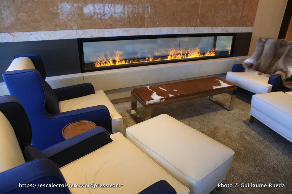 Viking Sky Explorers' Lounge - Mamsen's