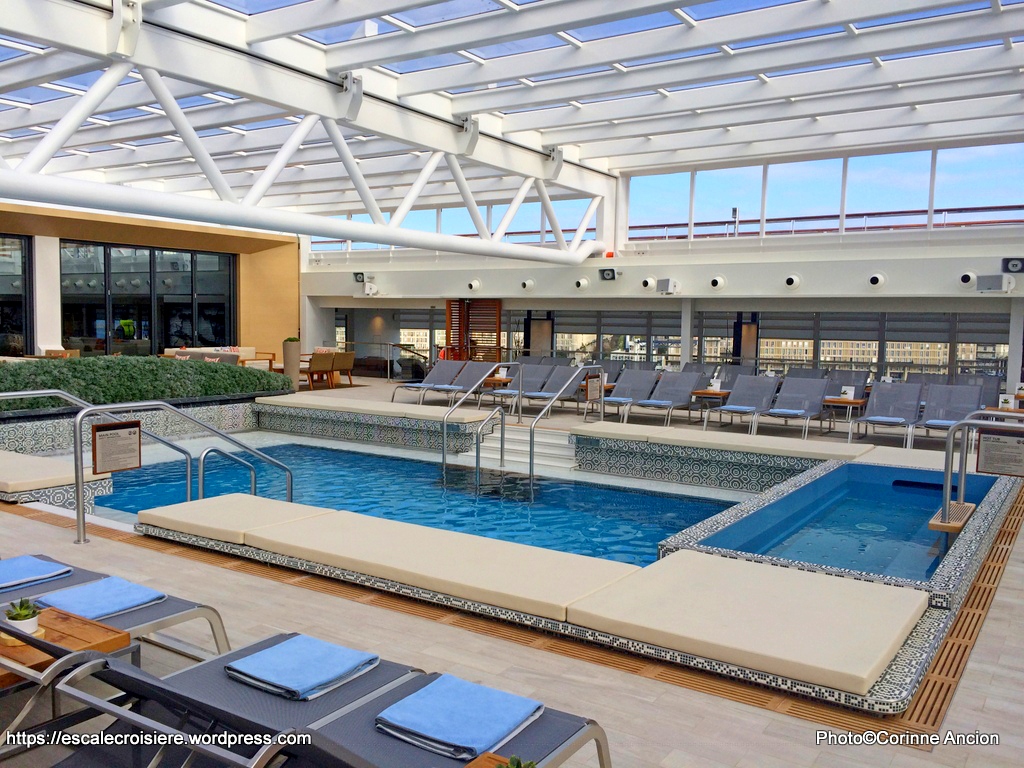 Viking Sky - Main pool