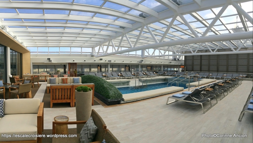 Viking Sky - Main pool
