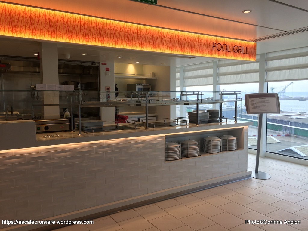 Viking Sky - Pool Grill