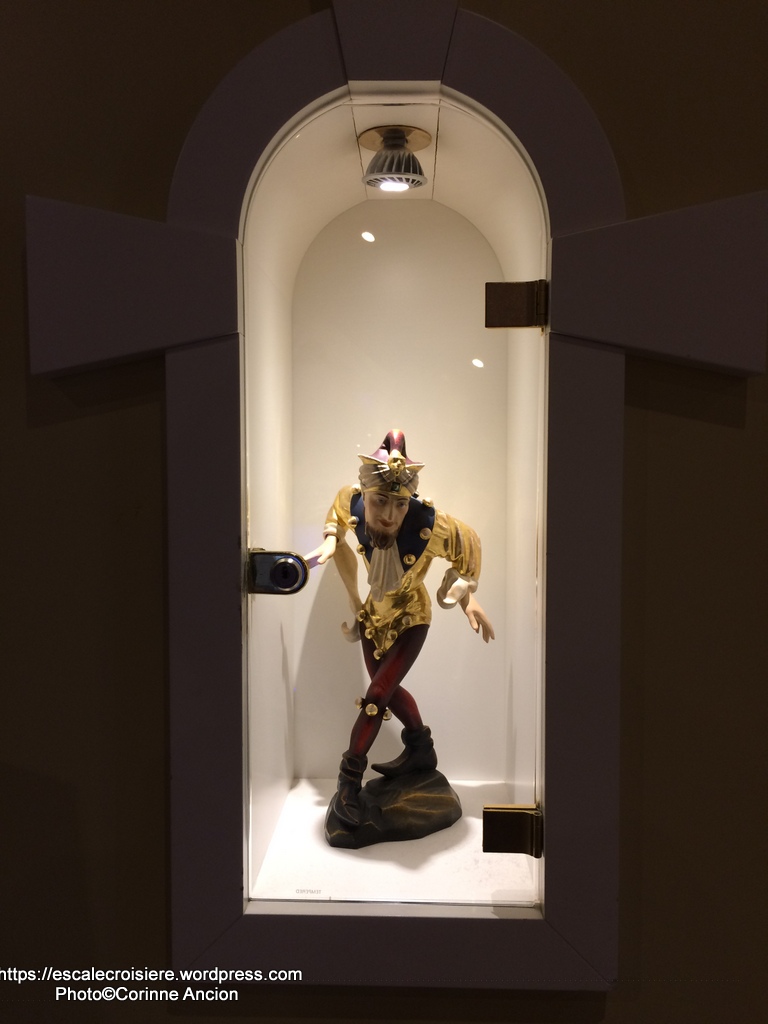 Costa Magica - Art - Déco biblioteca Bressanone