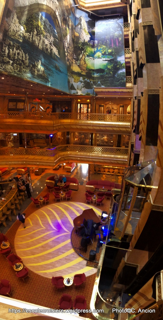 Costa Magica - Atrio Italia Magica