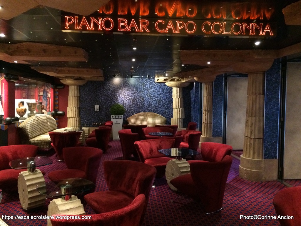 Costa Magica - Piano bar Capo Colonna