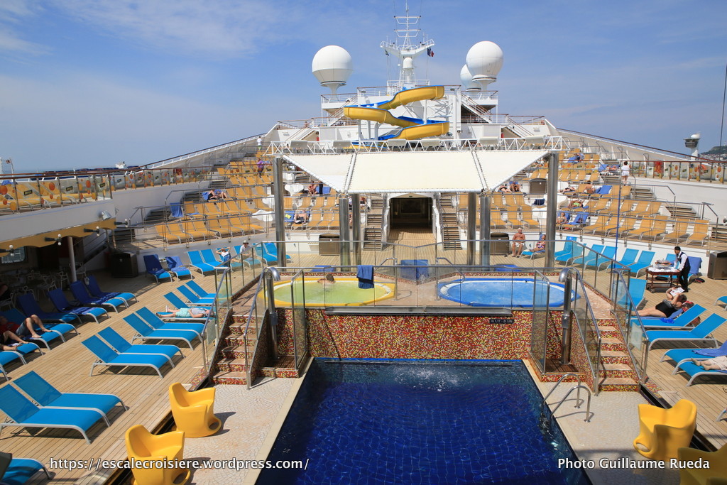 Costa Magica - Piscine centrale Lido Maratea