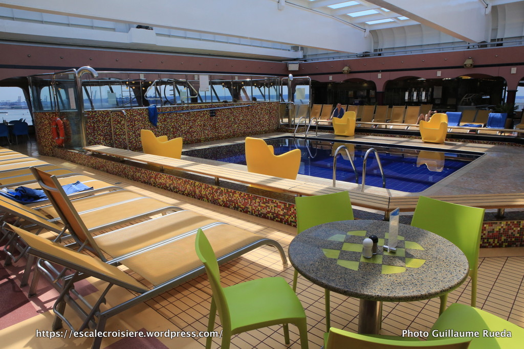 Costa Magica - Piscine intérieure Lido Positano