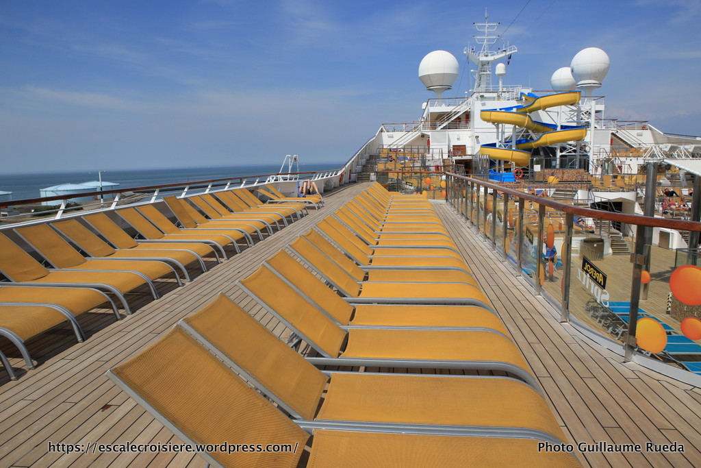 Costa Magica - Ponts supérieurs solariums