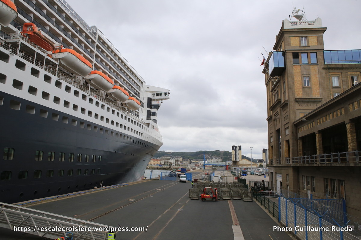 2017-06-23_The Bridge - Queen Mary 2 - Cherbourg