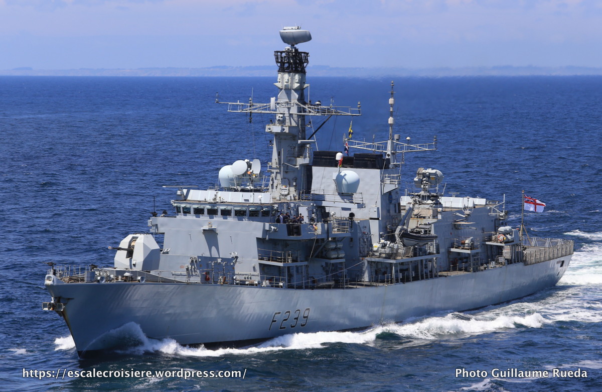 2017-06-24_The Bridge 2017_Escorte du Queen Mary 2 - HMS Richmond- Angleterre