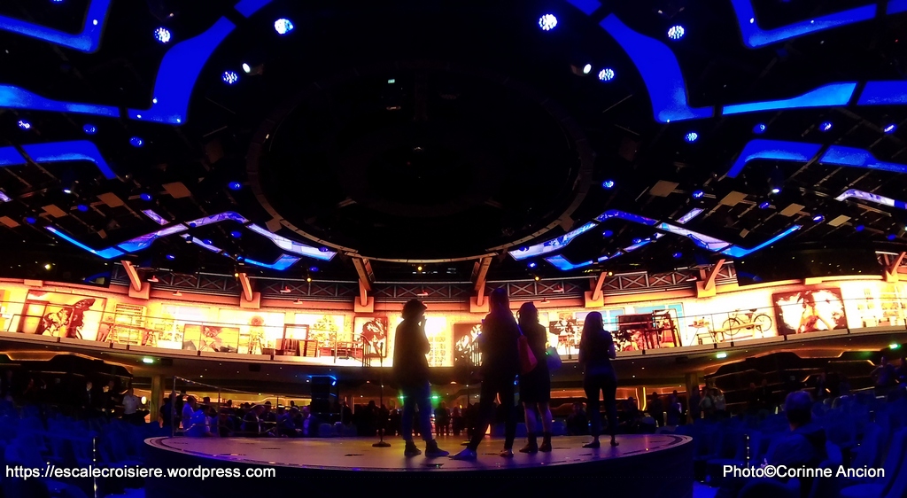 MSC Meraviglia - Carousel Lounge