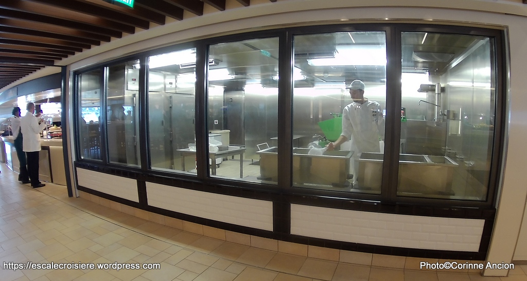 MSC Meraviglia - Restaurant - Marketplace buffet