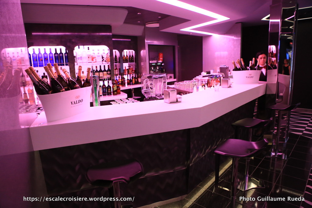 MSC Meraviglia - TV Studio & bar