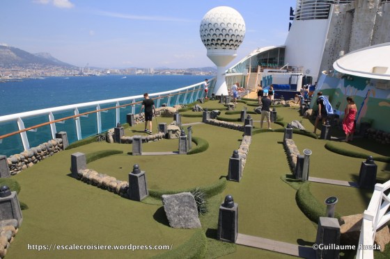 Independance of the Seas - Mini golf