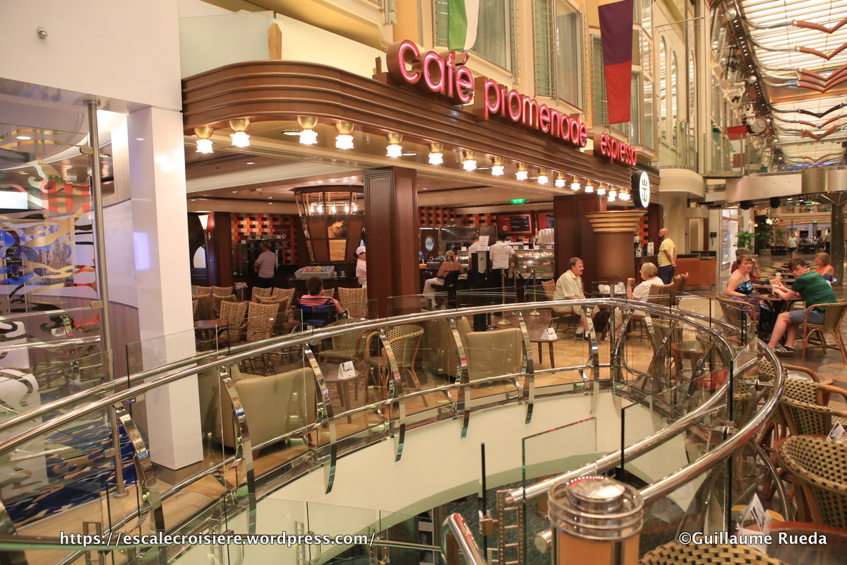 Independence of the Seas - Café Promenade