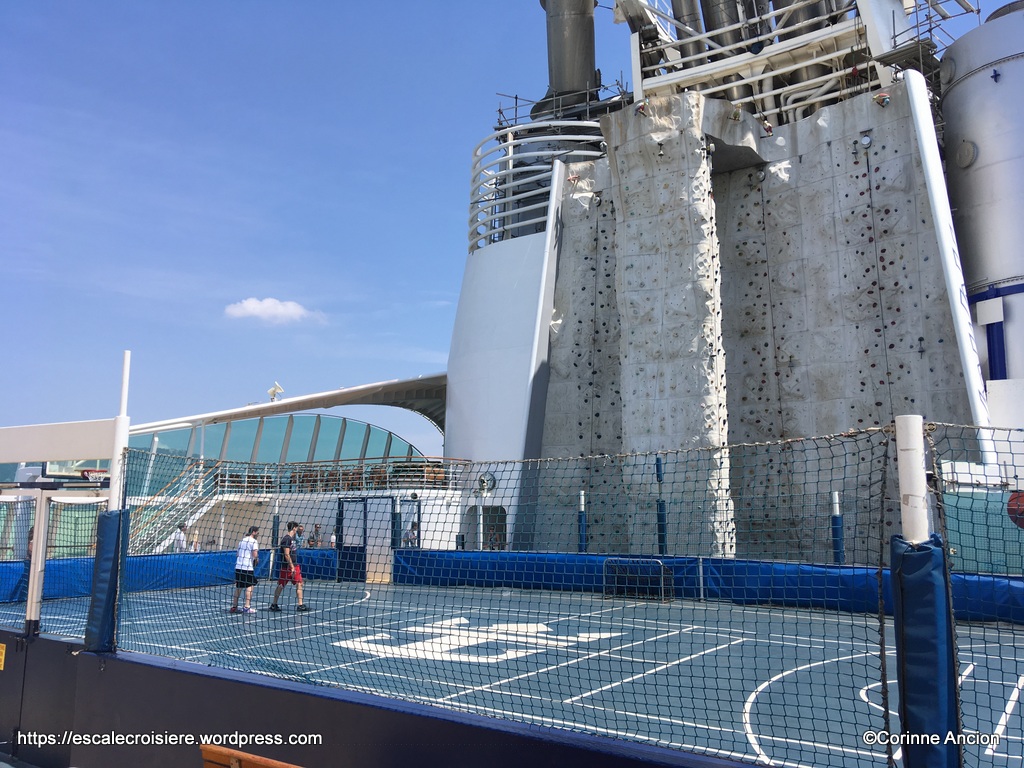 Independence of the Seas - Mur d'escalade et terrain de sport