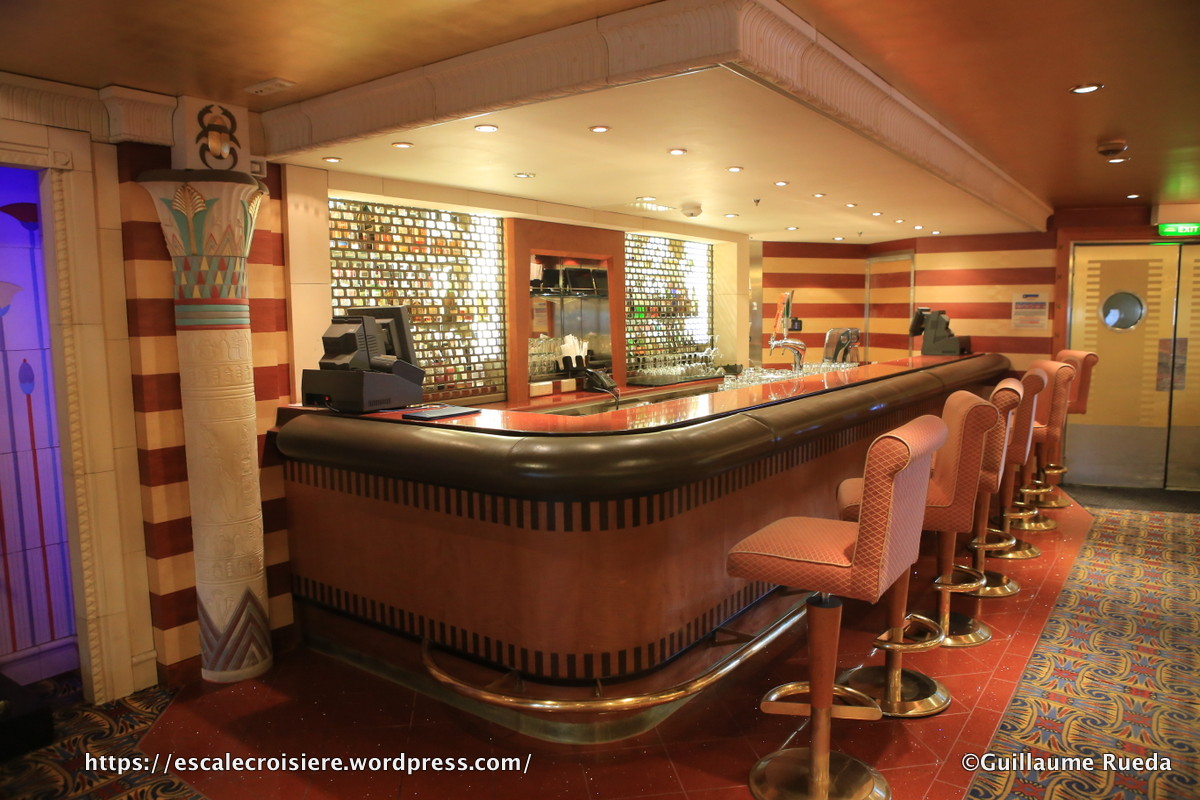 Independence of the Seas - Pyramid Lounge