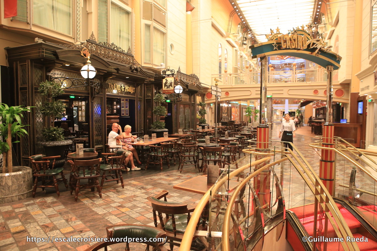 Independence of the Seas - The Dog and Badger