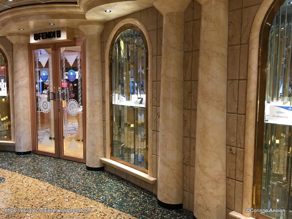 Costa Mediterranea - Boutiques
