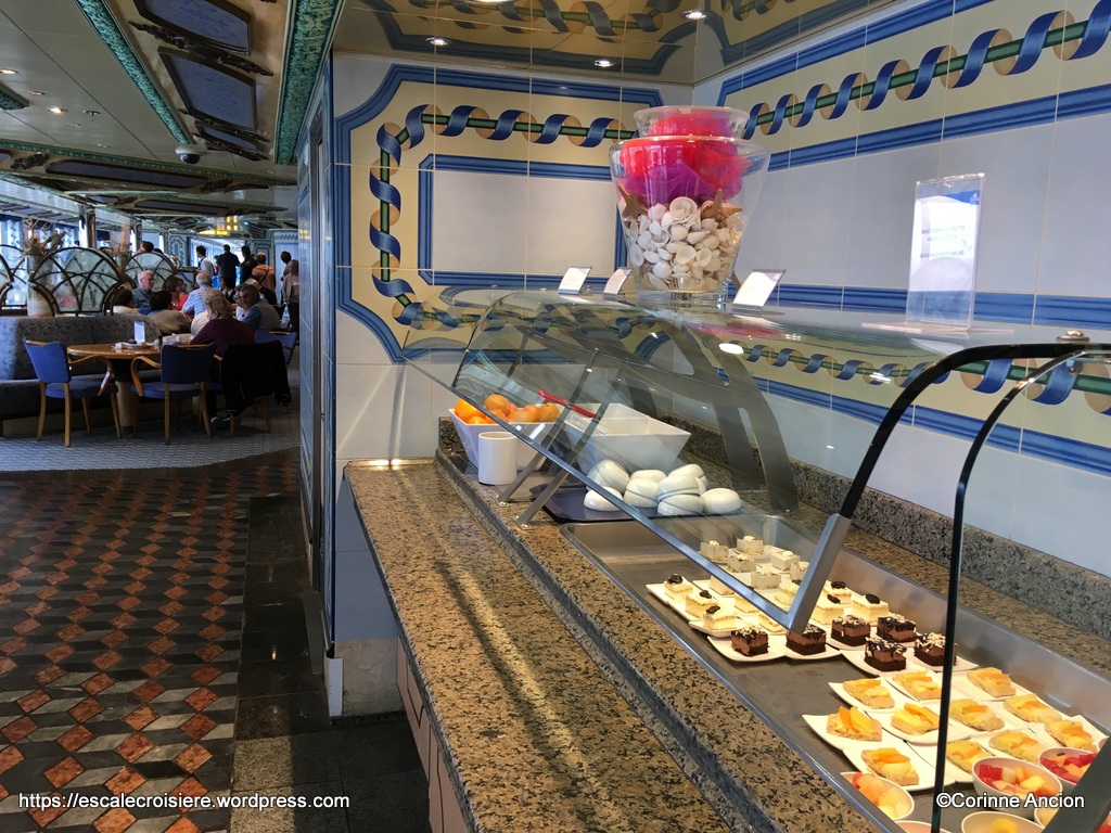 Costa Mediterranea - Restaurant buffet Perla del Lago