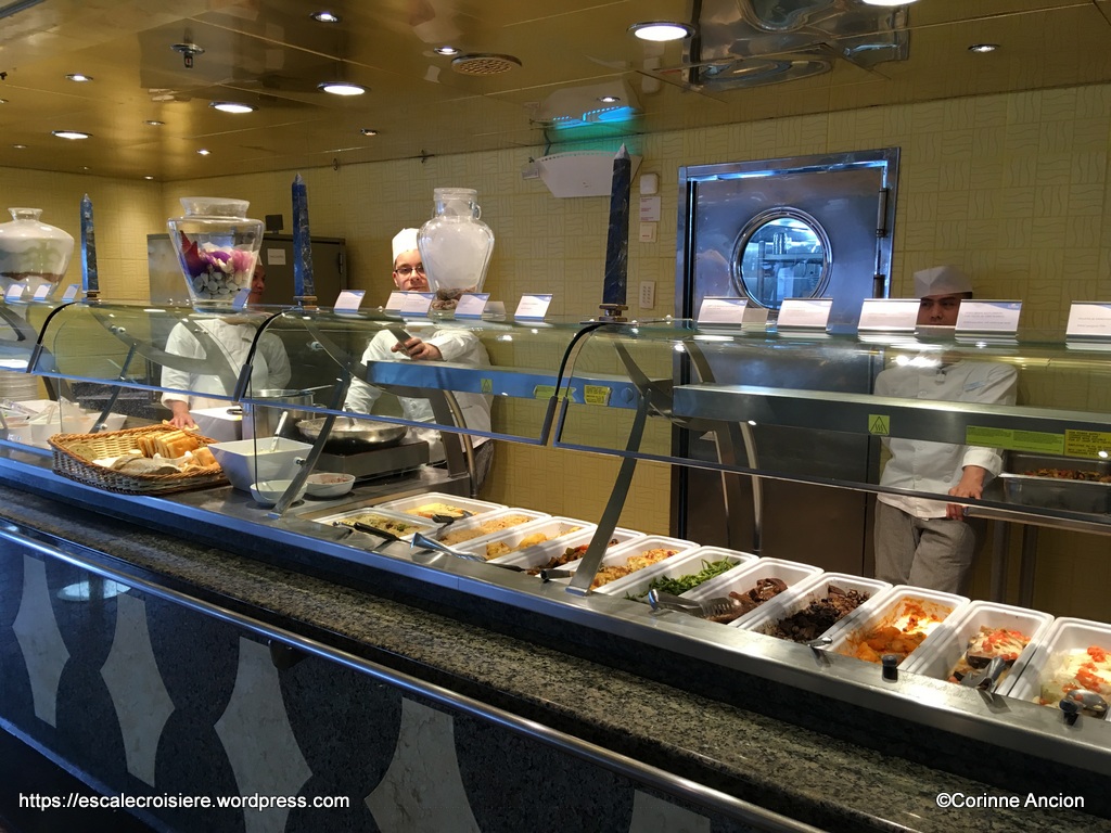 Costa Mediterranea - Restaurant buffet Perla del Lago