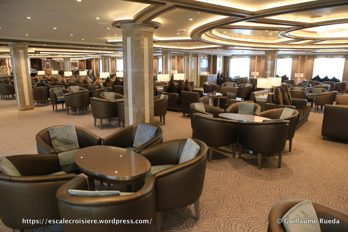 Silver Muse - Dolce Vita Lounge