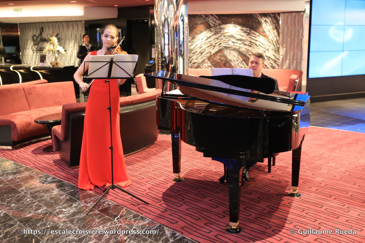 MSC Seaside - Atrium