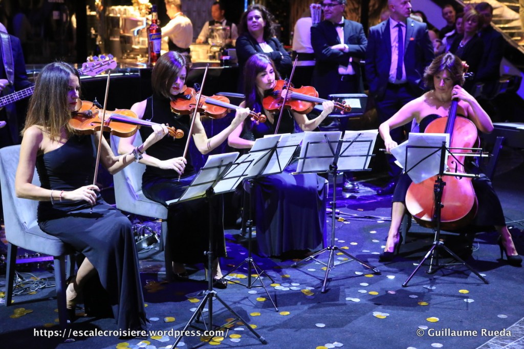 MSC Seaside - Atrium