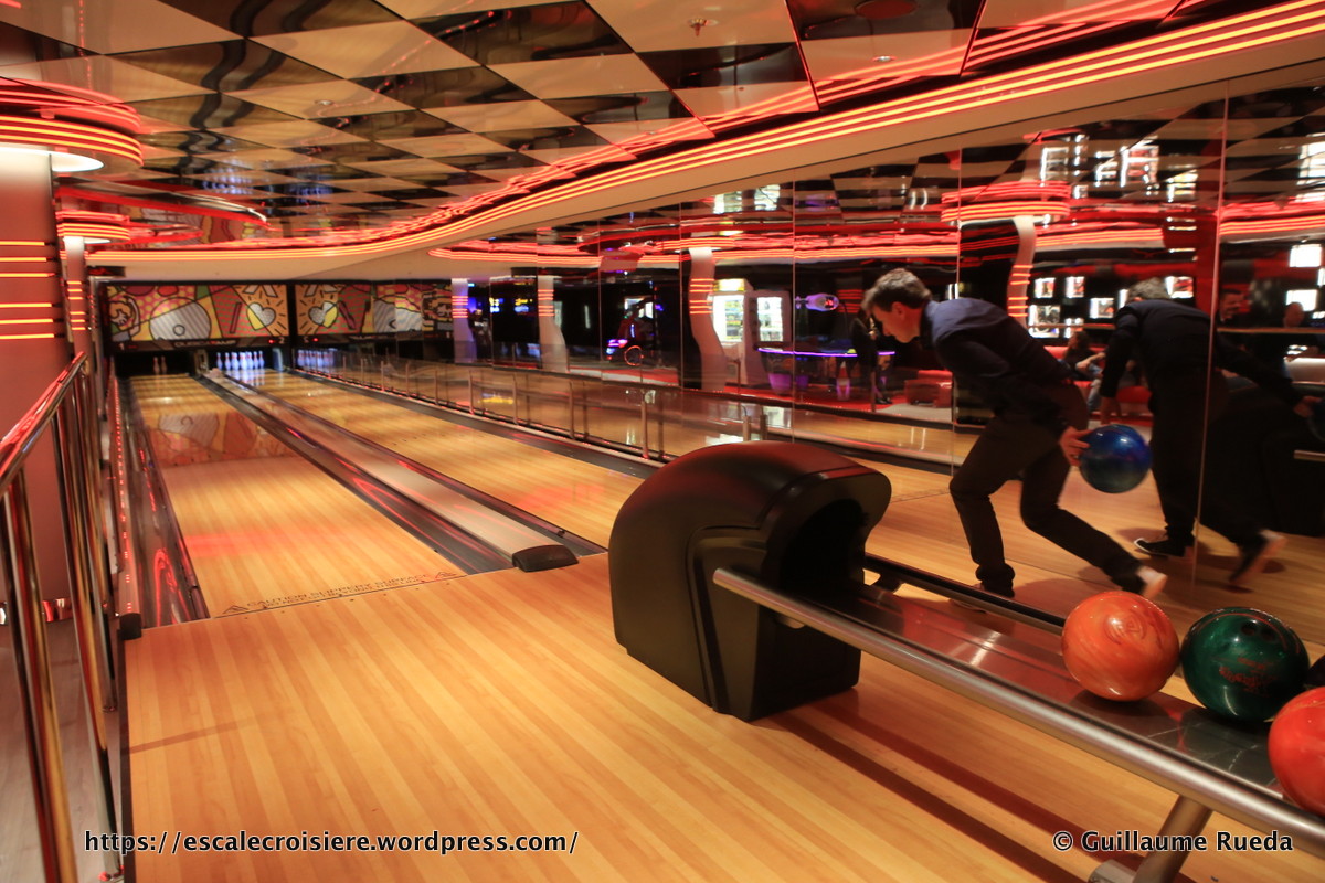 MSC Seaside - Bowling