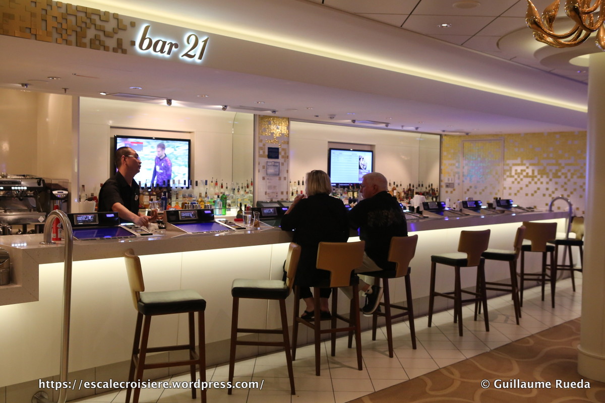 Norwegian Breakaway - Bar 21