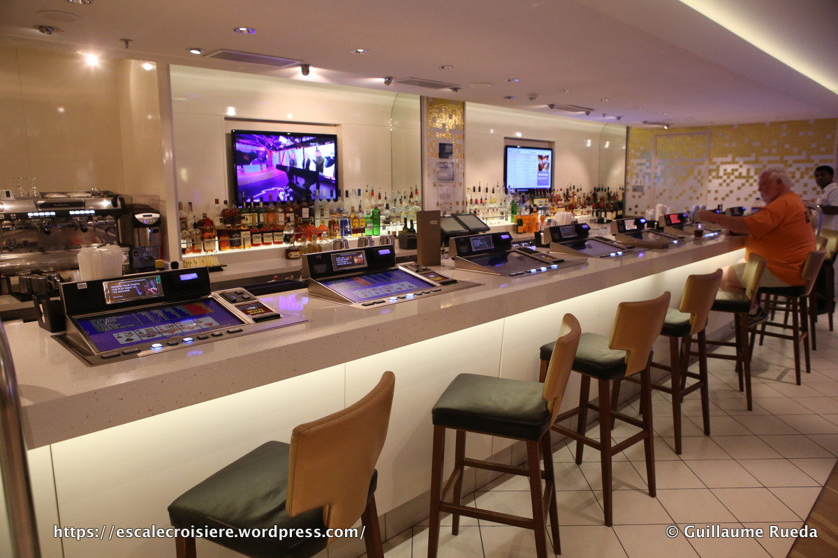 Norwegian Breakaway - Bar 21