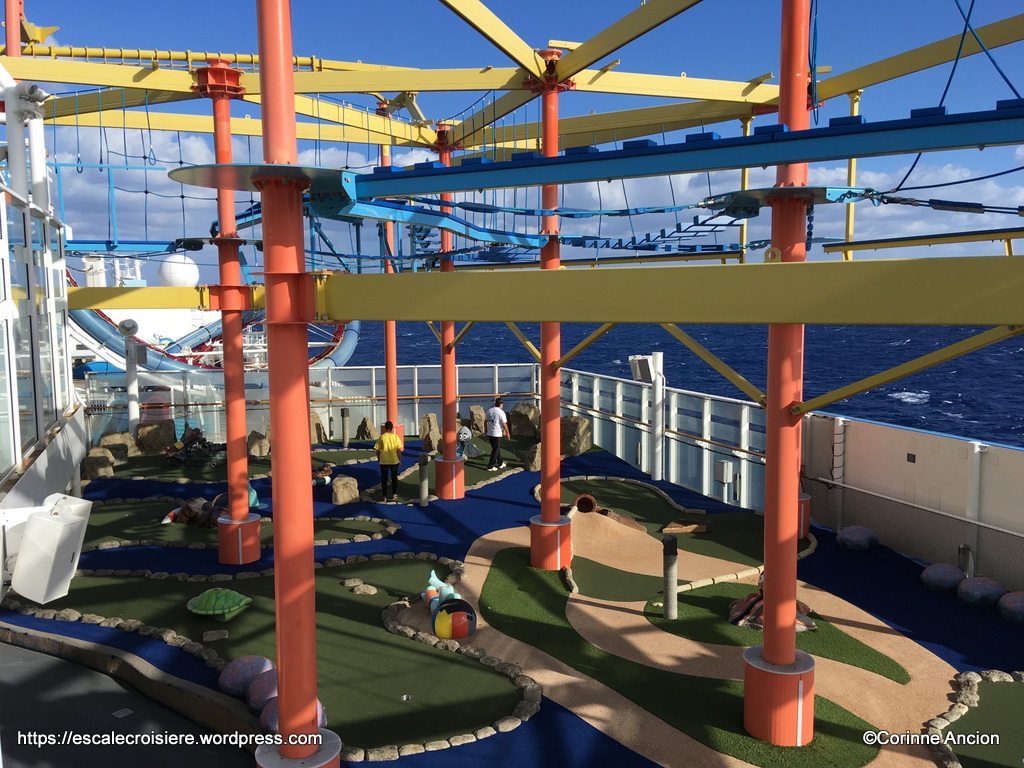 Norwegian Breakaway - Mini golf