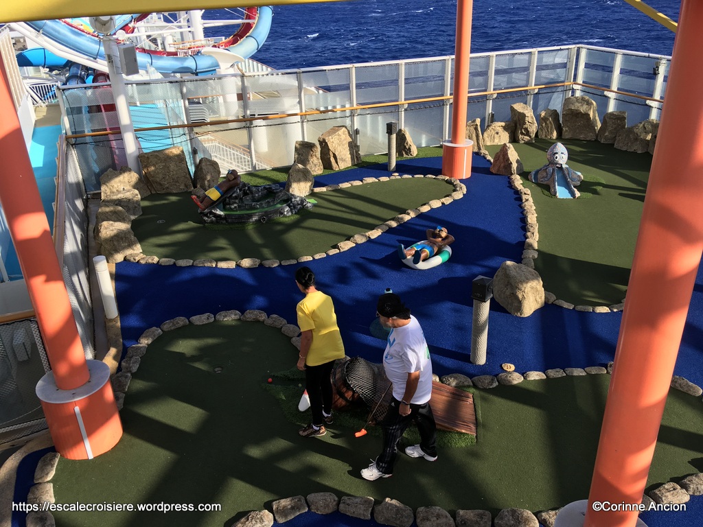 Norwegian Breakaway - Mini golf