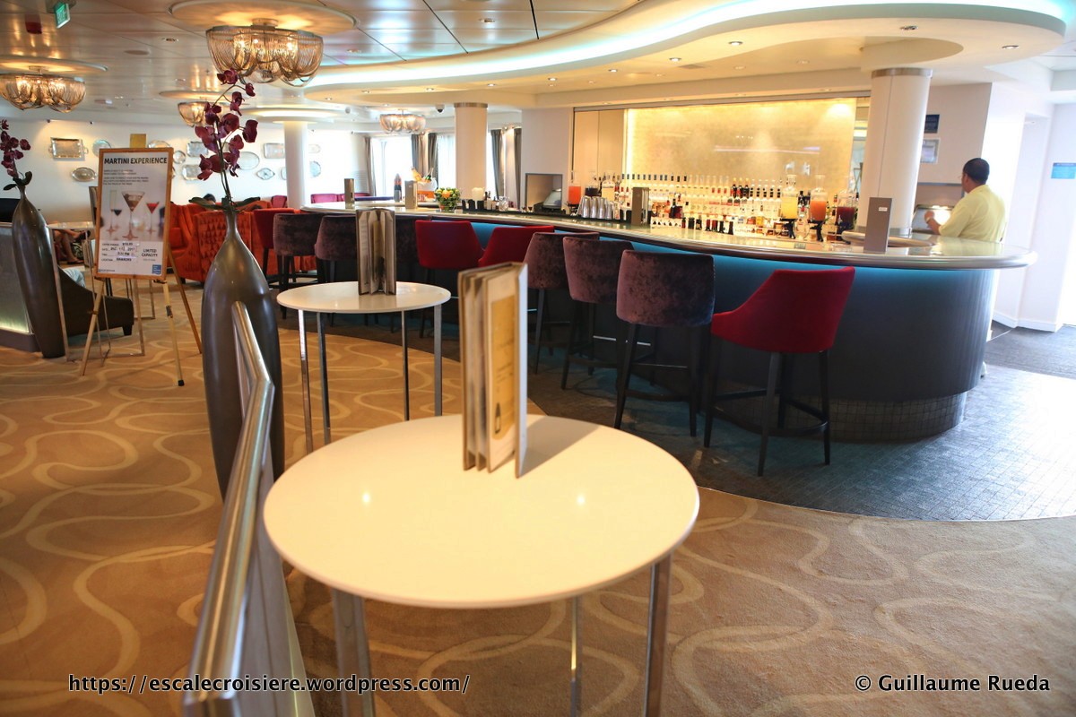 Norwegian Breakaway - Shaker's bar