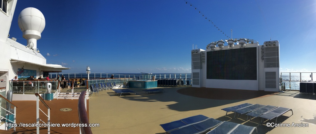 Norwegian Breakaway - Spice H2O solarium