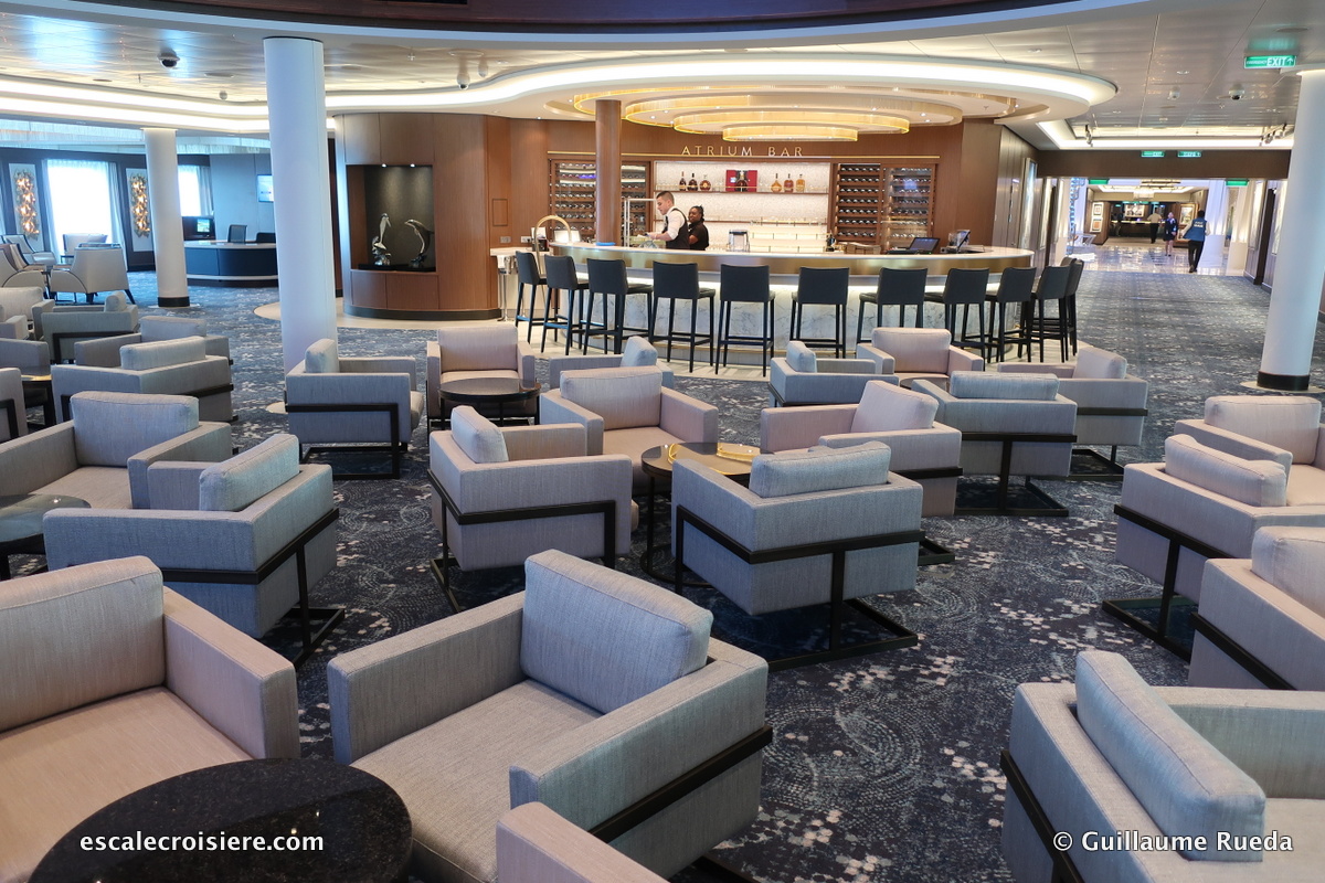 Norwegian Bliss - Atrium bar