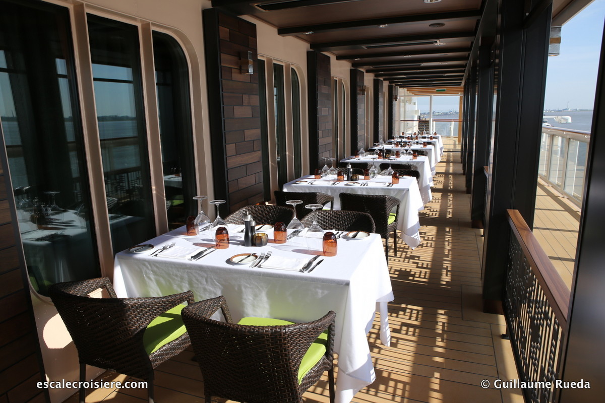 Norwegian Bliss - Cagneys steakhouse restaurant