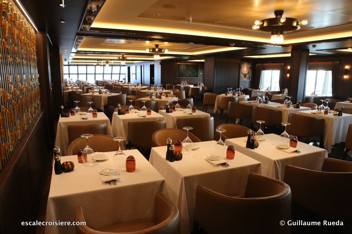 Norwegian Bliss - Cagneys steakhouse restaurant