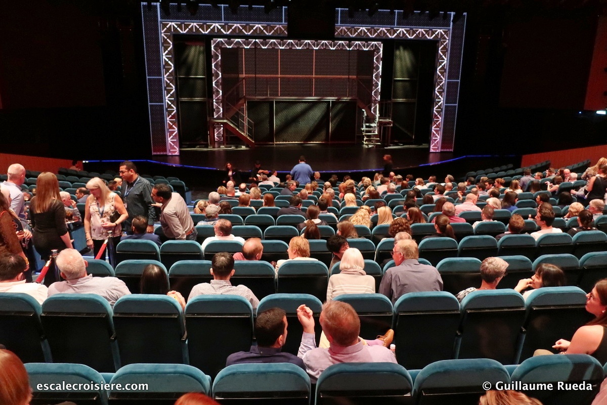 Norwegian Bliss - Théâtre